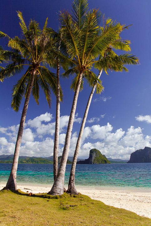 El Nido Beach Paradise One of the most pristine beaches in all of Asia.