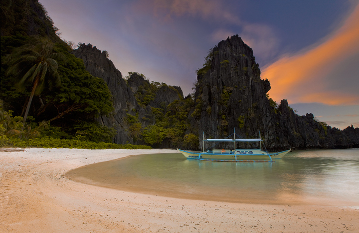 Camping on this Hidden Beach on a remote island in Bacuit Bay was an incredible experience.&nbsp; Two monkeys and a monitor lizard...